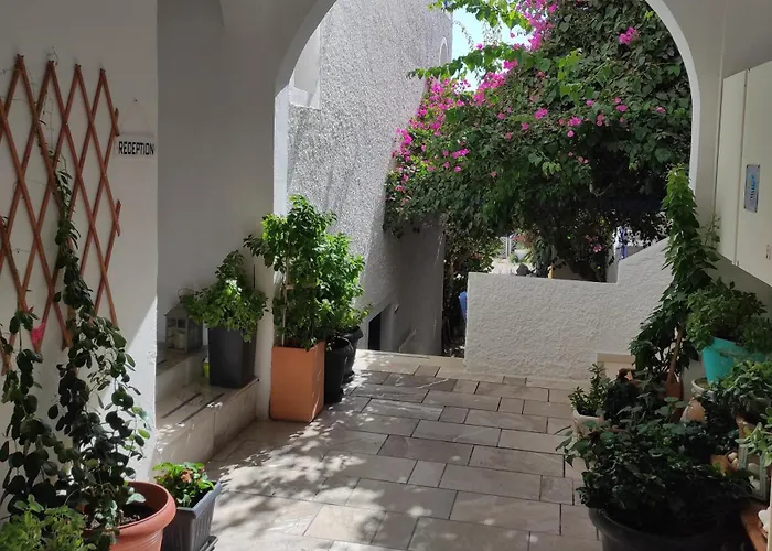 Dioni Hotel Kamari (Santorini)